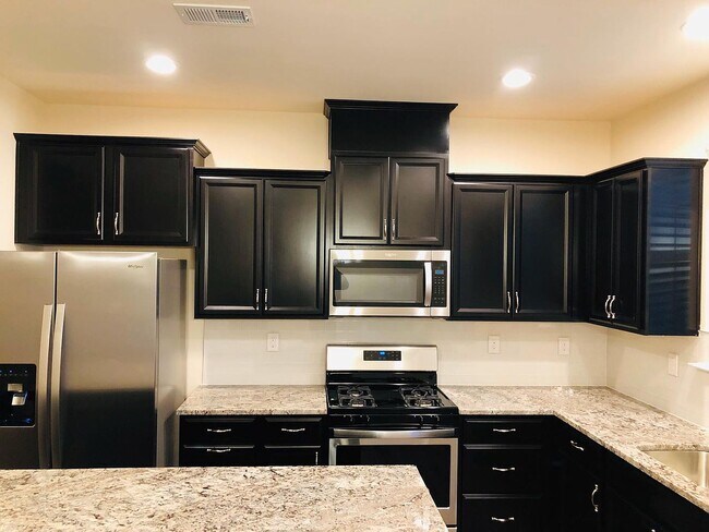 Building Photo - 5856 Clan MacLaine Dr