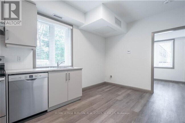 Photo du bâtiment - 36 Grant Ave