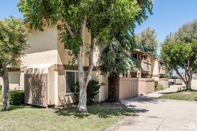 Building Photo - Park Plaza Apartments