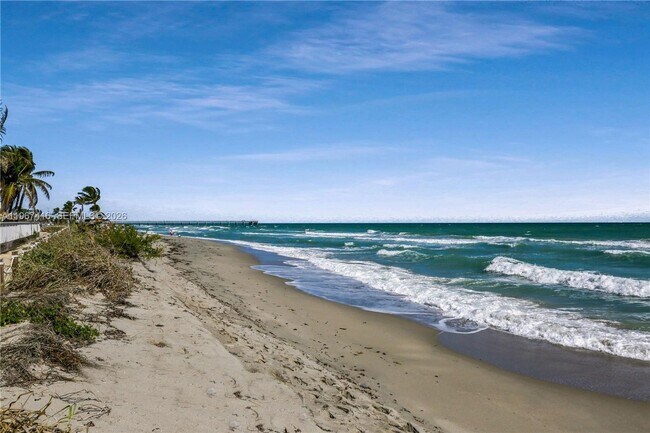 Foto del edificio - 6051 N Ocean Dr