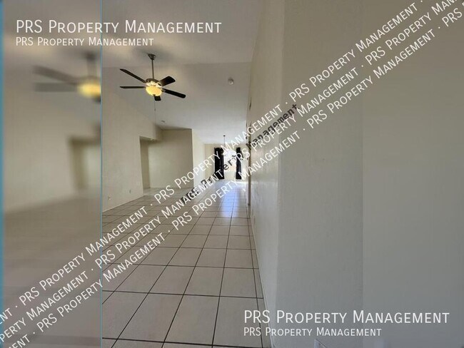 Building Photo - 1831 W Derringer Way