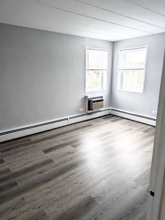 Foto del edificio - 6161 N Hoyne Ave