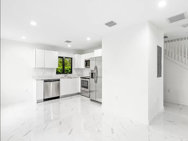 Foto del edificio - 1825 NW 68th St