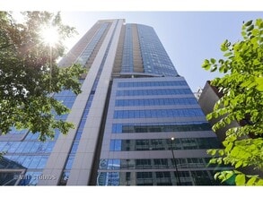 Building Photo - 303 W Ohio St