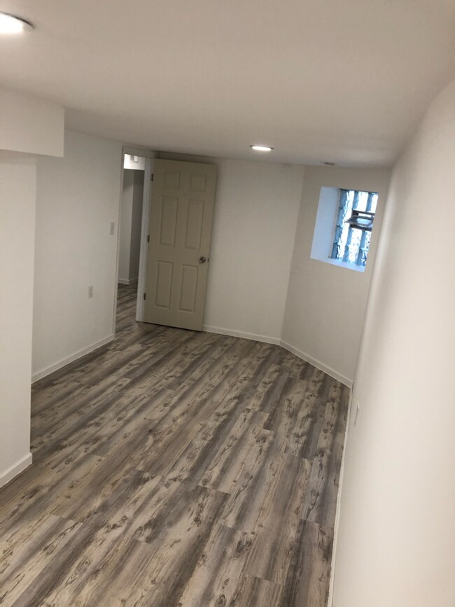 Bedroom - 3102 W Diversey Ave