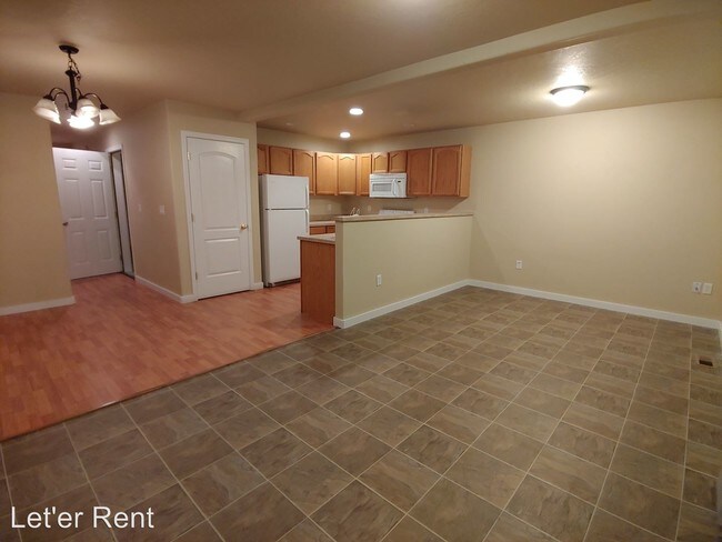 Building Photo - 3 br, 2 bath House - 1295 SW 12th St