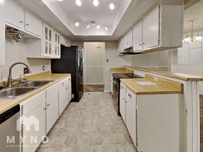 Building Photo - 5516 Lordsburg Trl