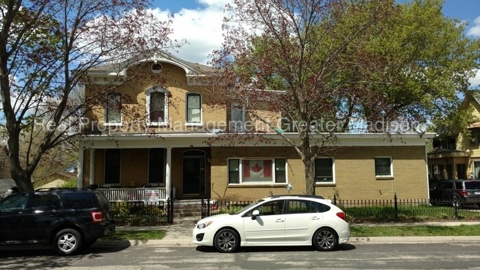 Foto principal - 111 E Pleasant St