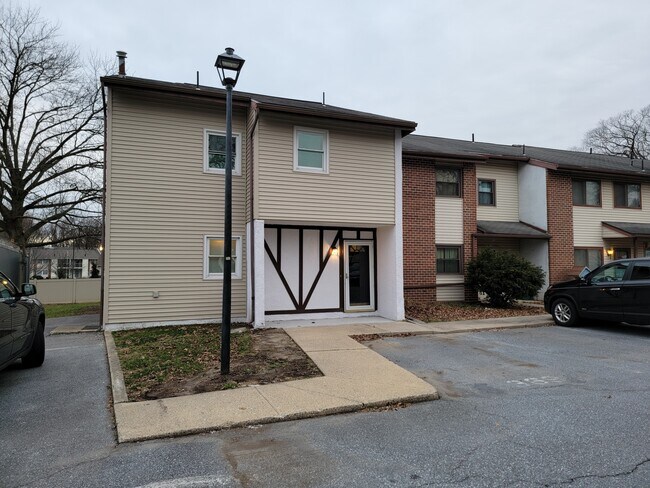 Building Photo - 369 Greenland Dr
