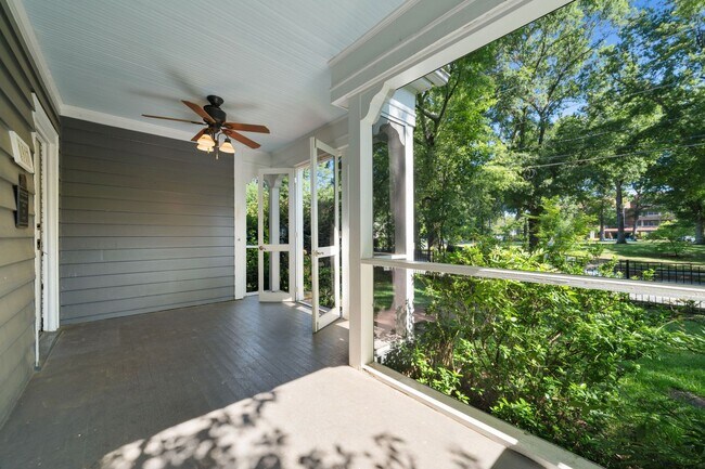 Building Photo - Month-to-Month Lease Available! Historic H...