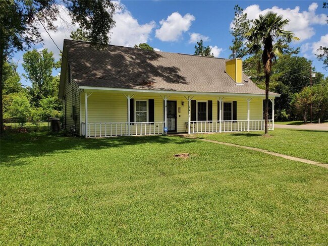 Building Photo - 697 Chatsworth Dr