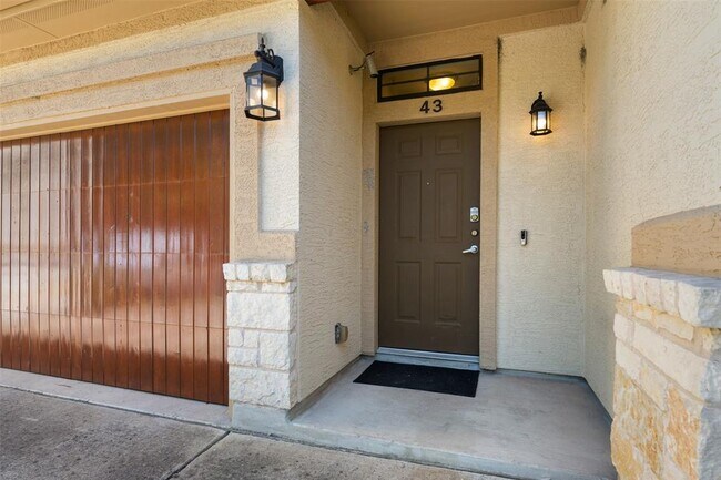 Building Photo - 6701 Covered Bridge Dr