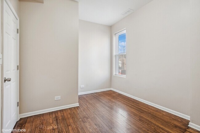 Building Photo - 1510 S Drake Ave