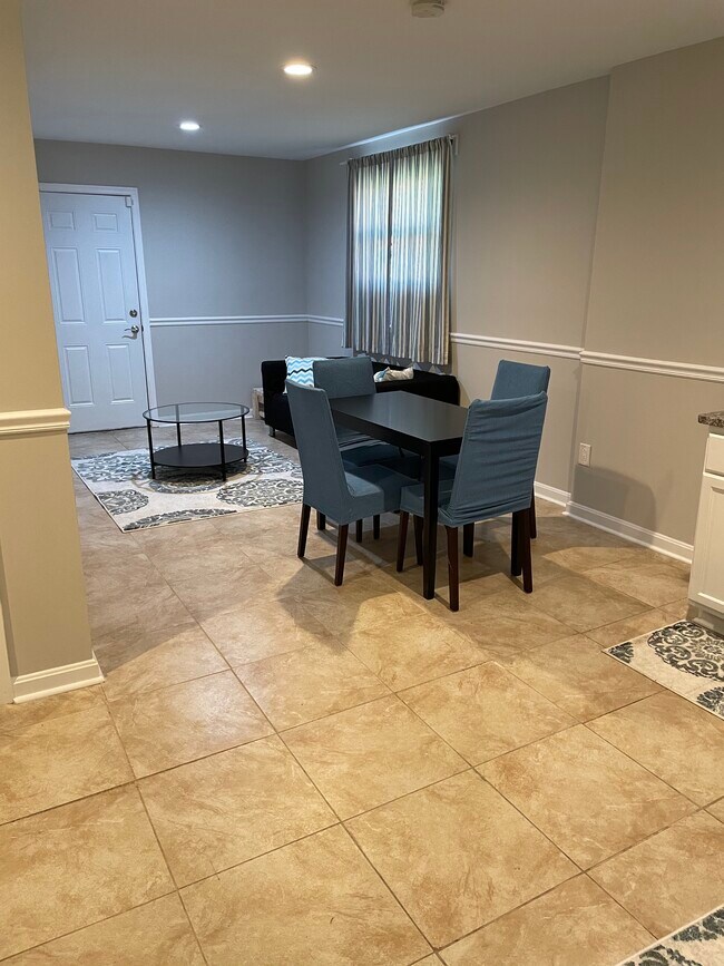 Comida - 4296 Southern Ave SE