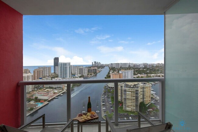 Foto del edificio - 2602 E Hallandale Beach Blvd