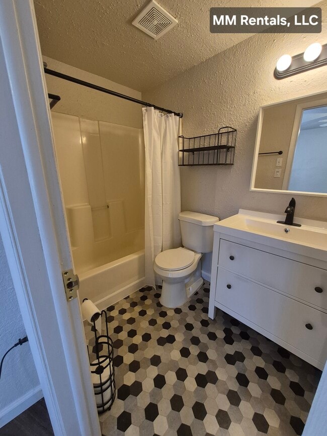 Foto del edificio - 2110 W 19th St