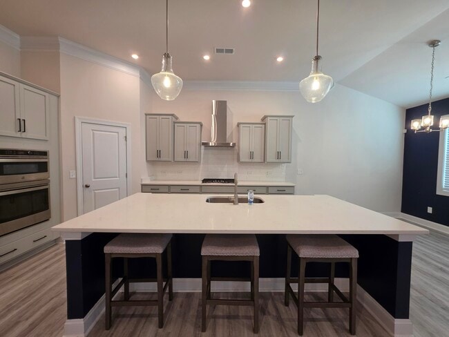Building Photo - 3360 Rustic Dr