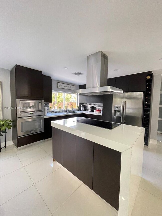 Foto del edificio - 6901 NW 82nd Ct