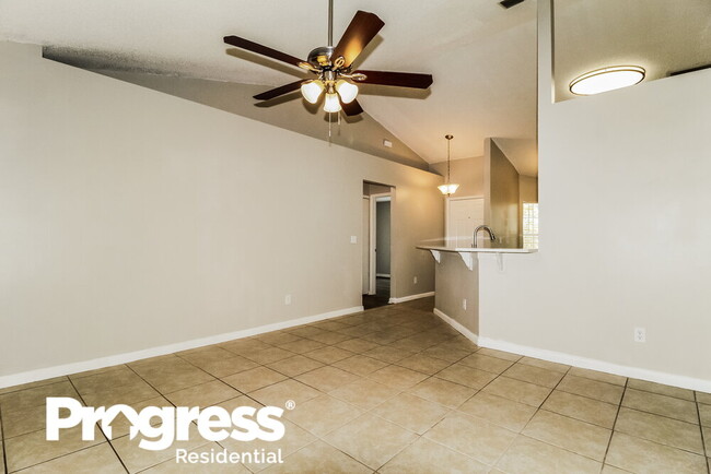 Building Photo - 142 Kelly Cir