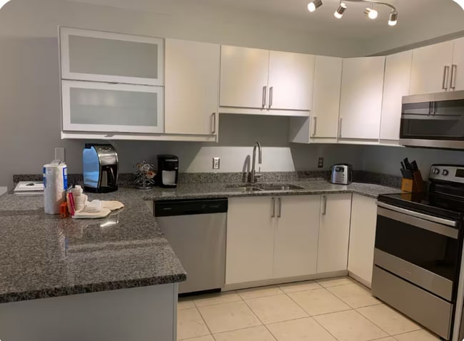 Building Photo - 10 Lemoyne Ave