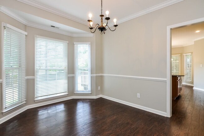 Foto del edificio - 7705 Hollyheight Ln