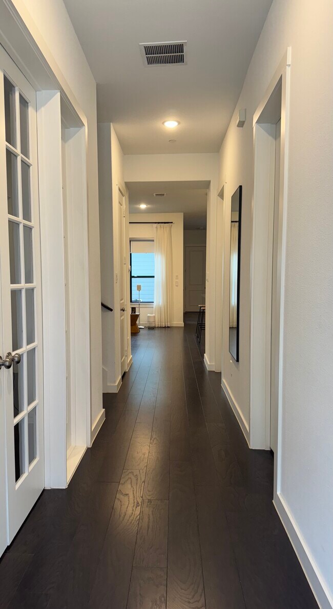 Foto del edificio - 7523 Tiffany Dr