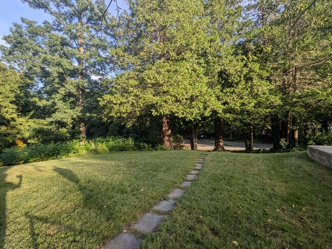Building Photo - 72 Landmark Hill Dr