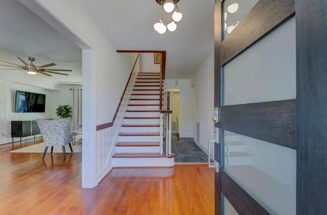 Foto del edificio - 3208 Shenandoah St