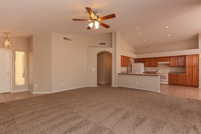 Foto del edificio - 16362 W Adams St