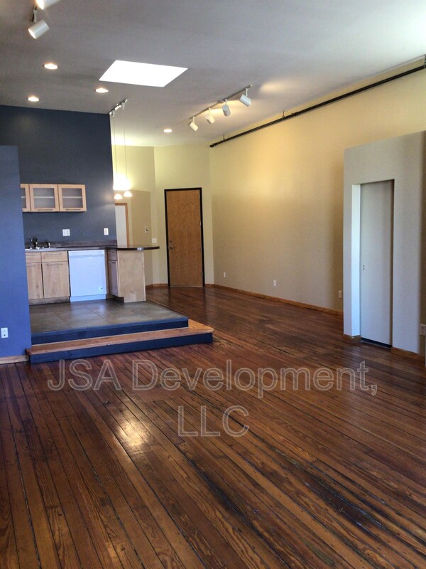 Foto del edificio - 220-224 E 4th St