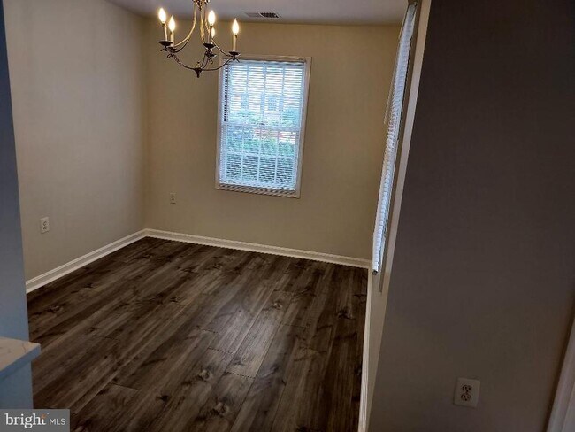 Building Photo - 119 Westwick Ct