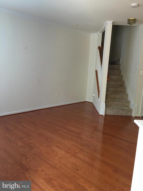 Building Photo - 115 Leather Fern Way