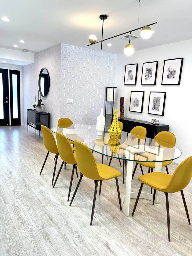 Foto del edificio - 6143 Carpenter Ave