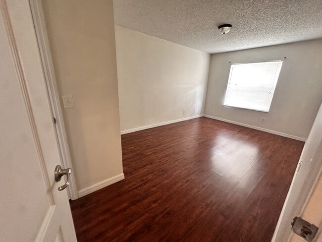 Building Photo - 4202 Pershing Pointe Pl