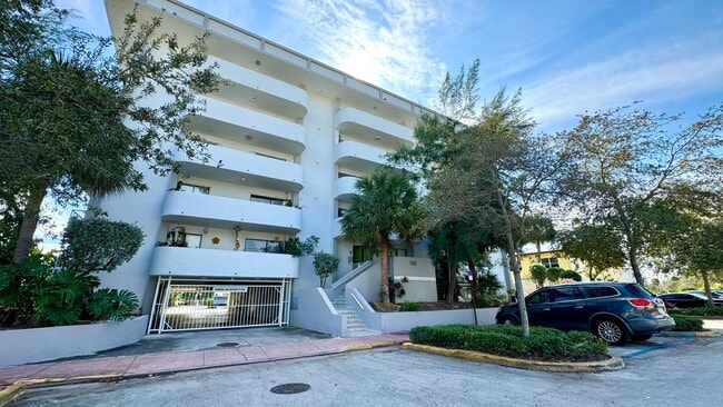 Building Exterior - 130 S Shore Dr