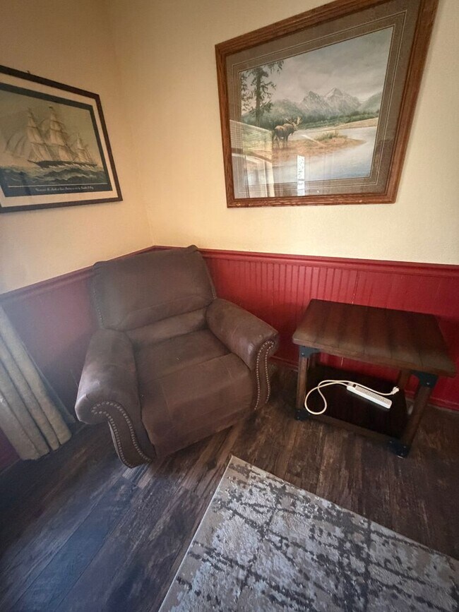 Foto del edificio - ADJACENT TO NAU: University Meadows-2 Bed/2 Bath Condo Partially Furnished - $1,850.00