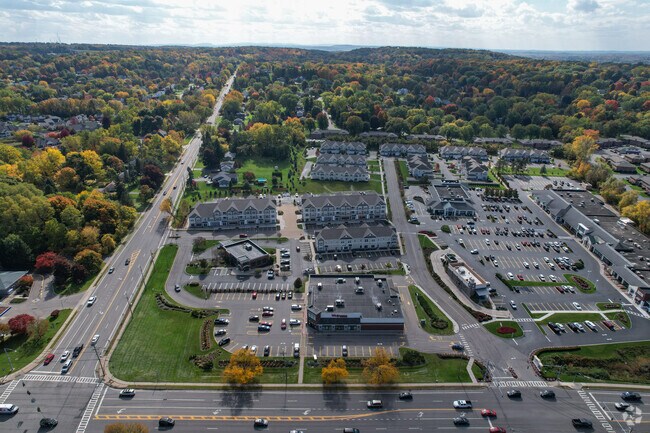 Foto aérea - Perinton Hills Townhomes & Apartments