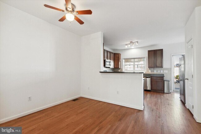 Building Photo - 2601 Pickwick St