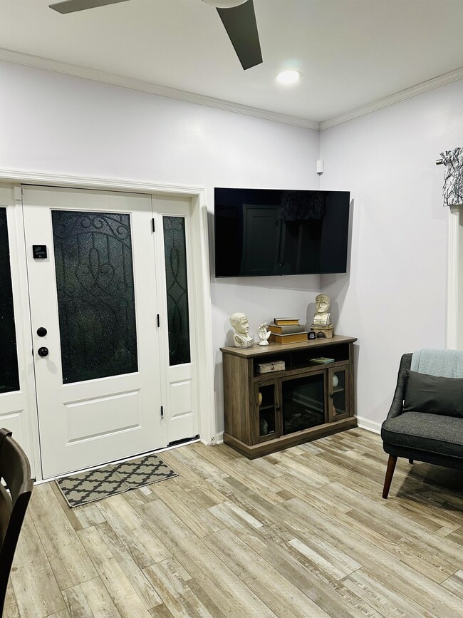 Building Photo - 325 Pendleton St NW