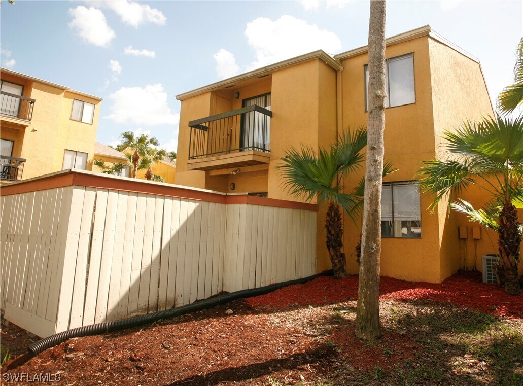 Primary Photo - 2885 Winkler Ave