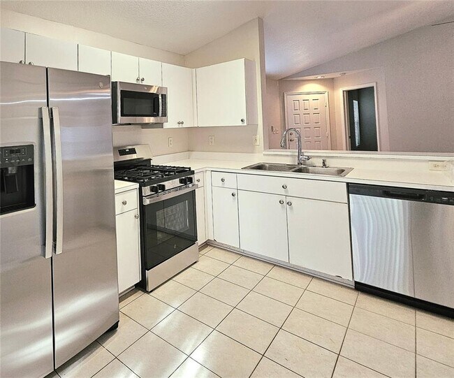Foto del edificio - 5802 Tanagerlake Rd