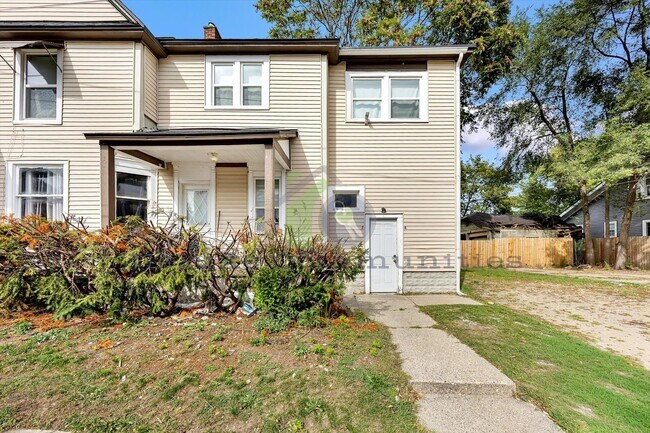 Foto del edificio - 1 Bed, 1 Bath Upstairs Unit - Move in Ready!