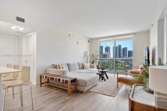 Building Photo - 4250 Biscayne Blvd