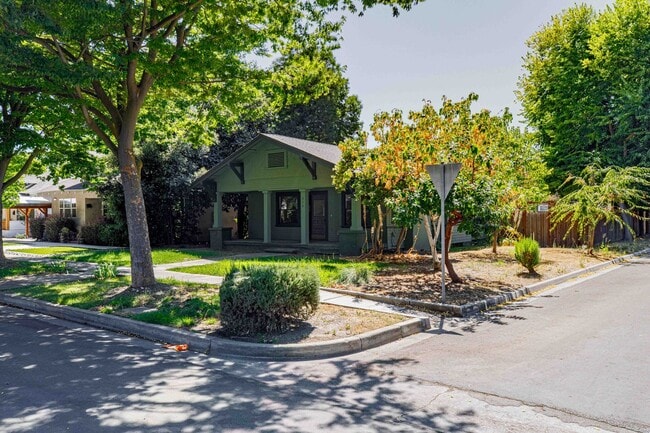 Foto del edificio - 3 bedroom home for RENT in Modesto - Close...