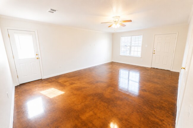 Foto del edificio - AVAILABLE End of May; APPLY TODAY ON OUR WEBSITE!!!