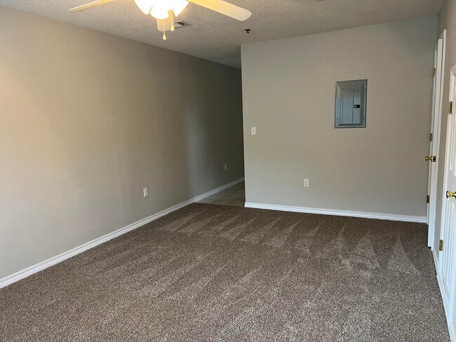 Foto del edificio - 232 Runnymeade Dr