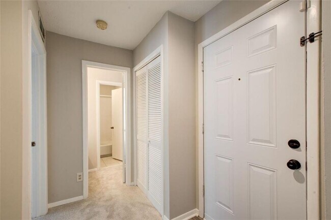 Foto del edificio - 805 Tuxworth Cir