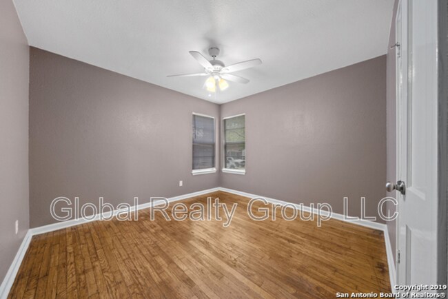 Foto del edificio - 401 Mitchell Ave