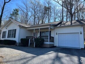 Building Photo - 250 Windwood Dr