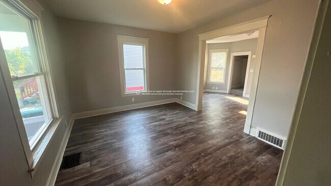 Foto del edificio - 2907 Bristol St